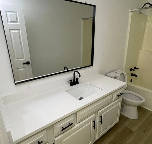 14421 Woodcreek Dr — Photo 15