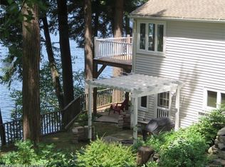 964 Memorial Dr, Winthrop, ME 04364