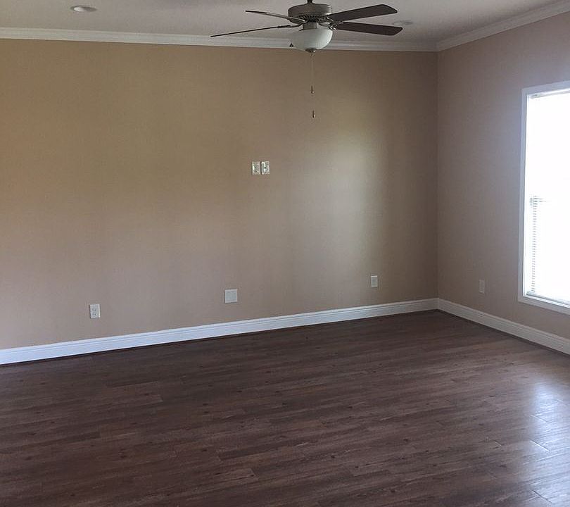 2nd image of 910 17th Ave E #A