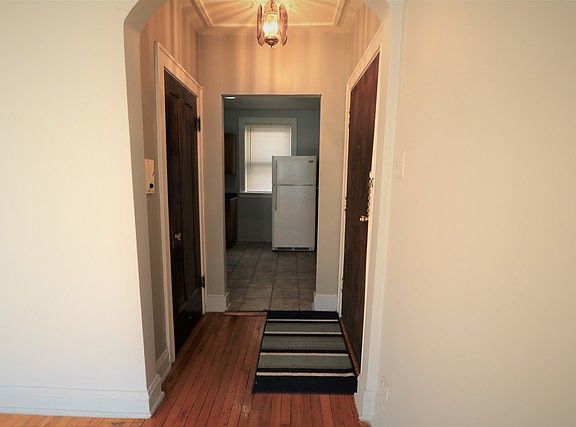 3rd image of 8212 S Drexel Ave APT 3W