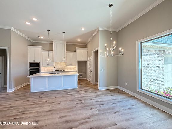 5th image of 142 Palace Xing