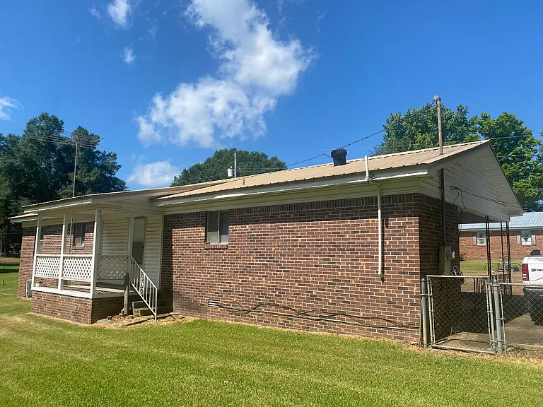 124 Gardenview Dr — Photo 3