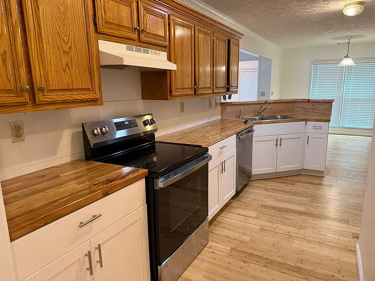 1040 Sunny Field Ct — Photo 10