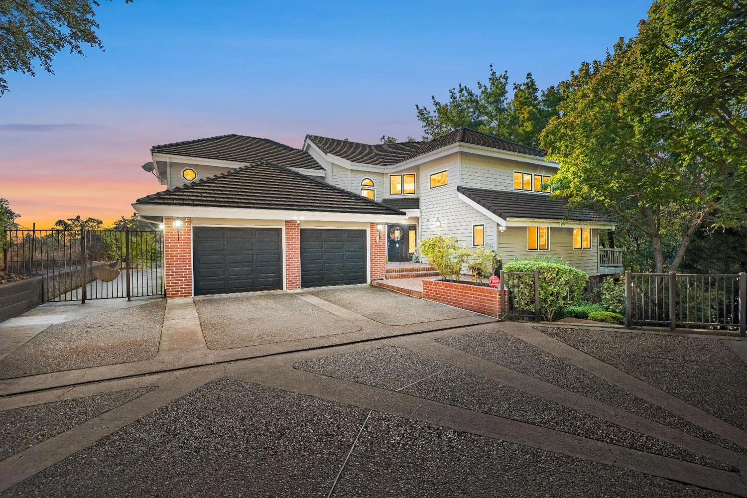 4255 Greenvale Rd photo 1