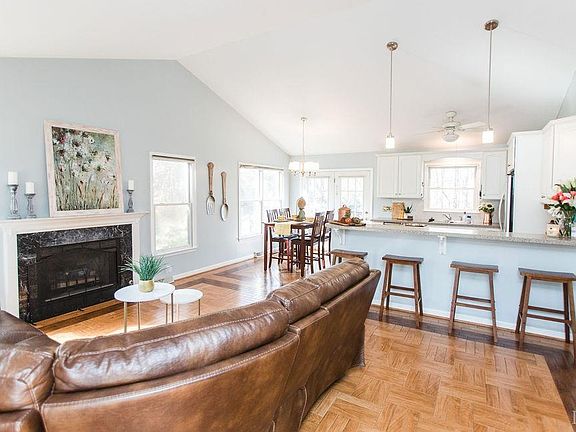 2nd image of 1276 Boonsboro Pl
