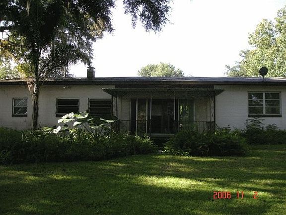 3rd image of 3621 Mirror Lake Dr