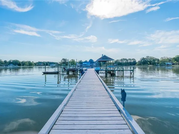 106 Ocean Breeze Dr, Yorktown, VA 23693