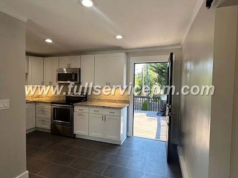 9322 31st Ave SW — Photo 17