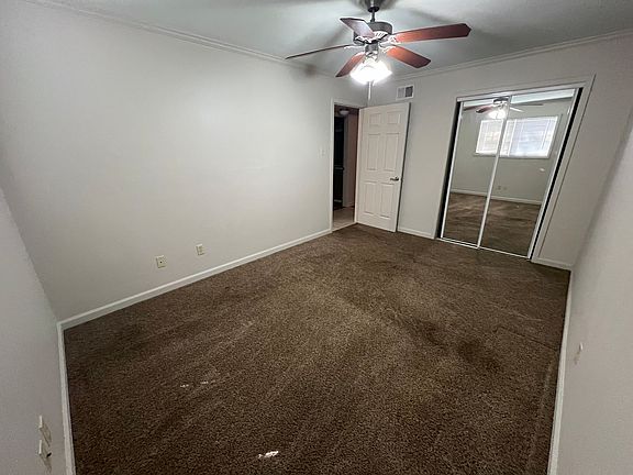 3rd image of 902 Park Ln