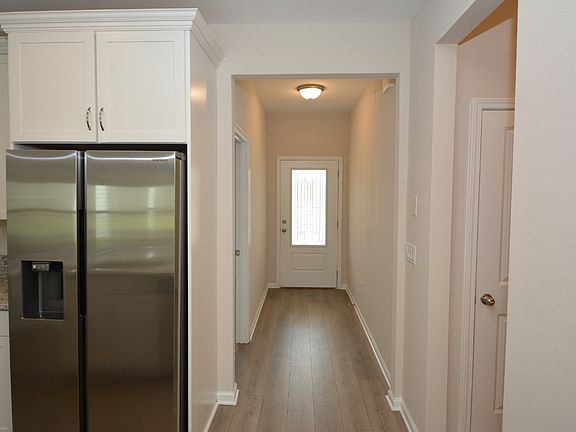 3rd image of 101 Nighthawk Ln