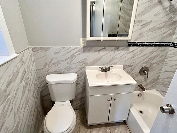 5th image of 137 Halsted St #1C