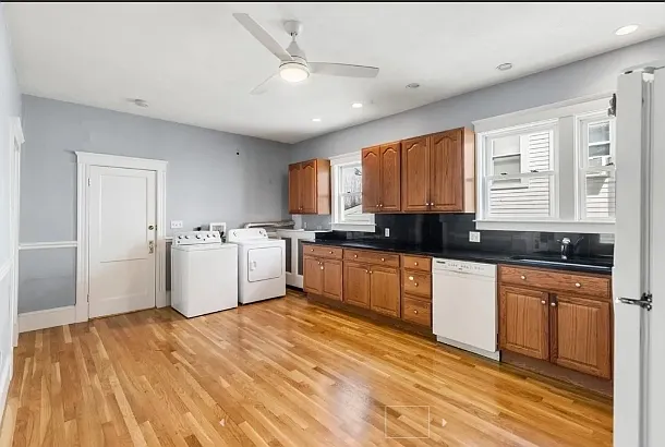 KITCHEN AND LAUNDRY