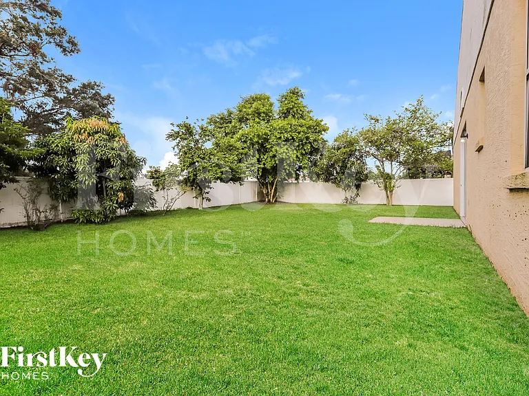 2751 Berkford Cir — Photo 15