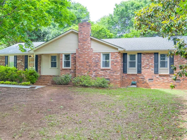 205 Southgate Cir, Piedmont, SC 29673