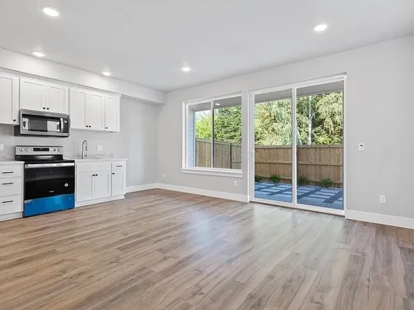 15569 SW Bellagio Ct, Tigard, OR 97224