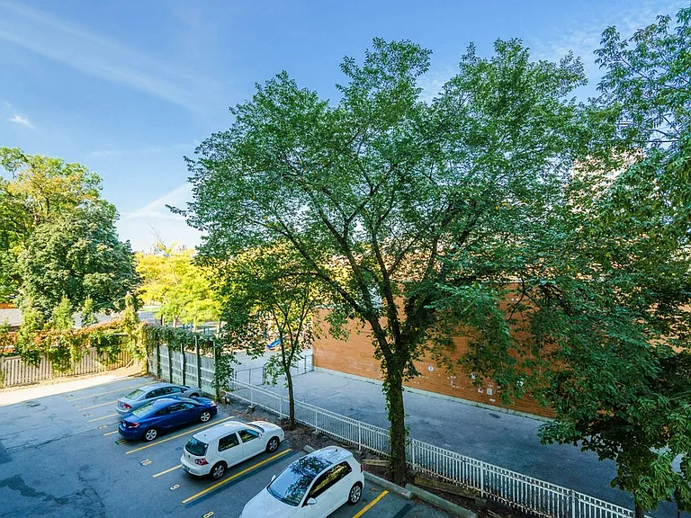 160 Balmoral Ave #1 — Photo 35