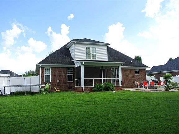 5th image of 645 Baden Ln