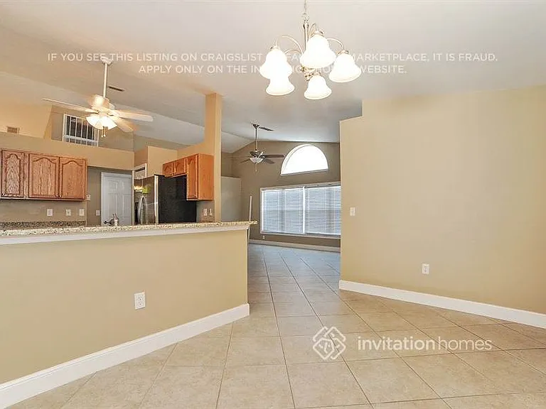 4526 Windsor Ct E — Photo 9
