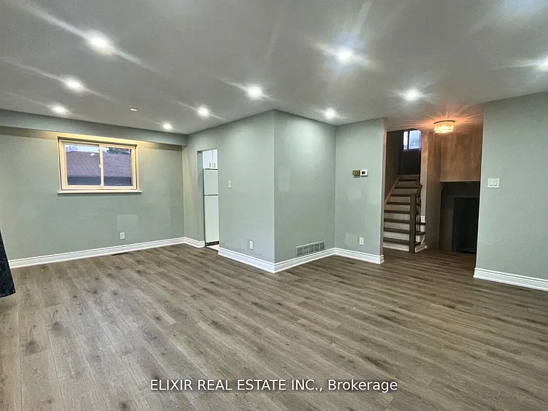 30 Trotters Ln — Photo 3