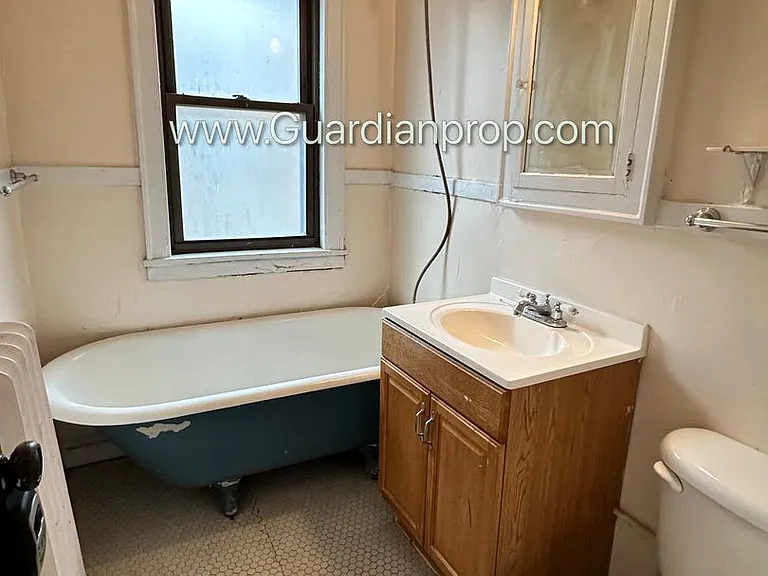 2876 Humboldt Ave S #105 — Photo 18