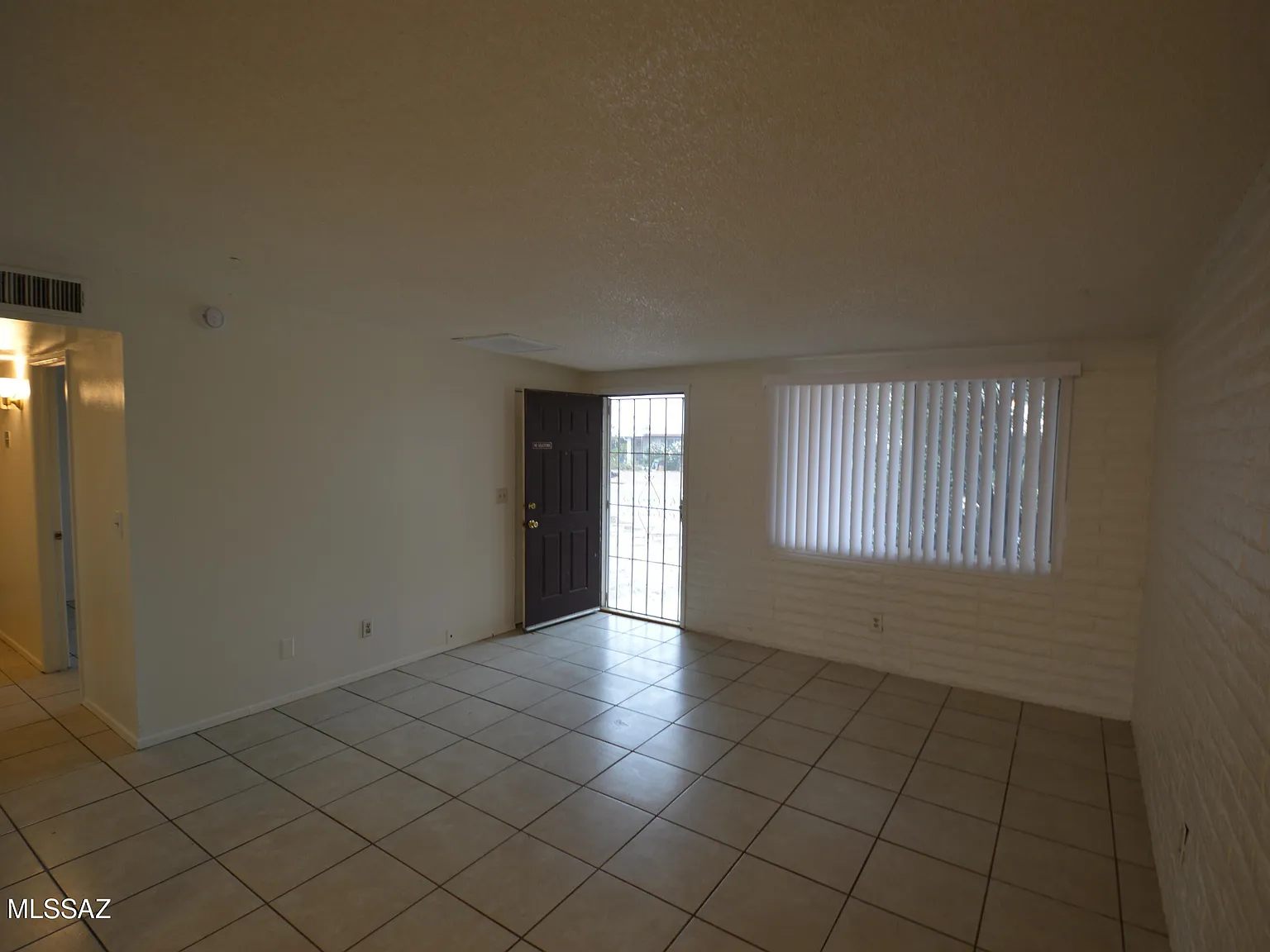 3 bed, 2.0 bath, 1468 sqft, $1,600 — Photo 2