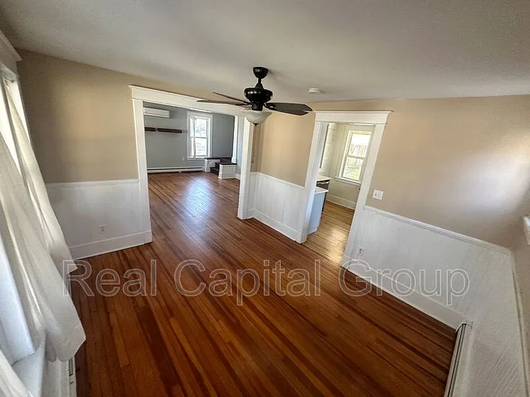 376 Kenwood Ave — Photo 6