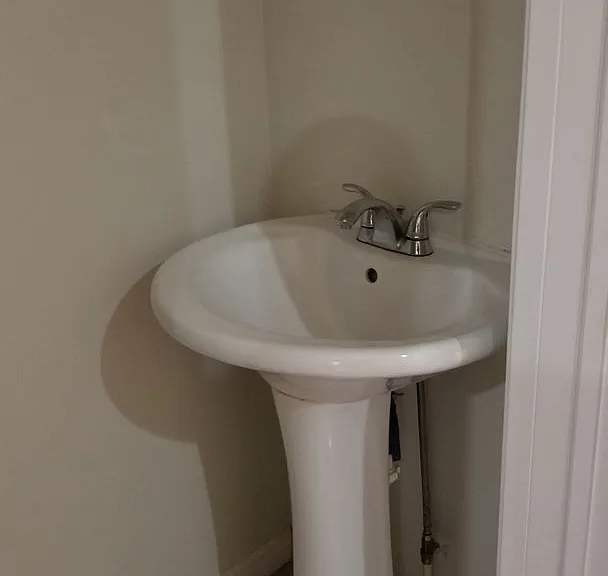 2128 Orthodox St — Photo 14
