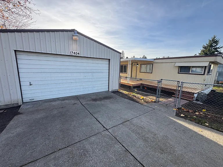 17404 E 6th Ave — Photo 2