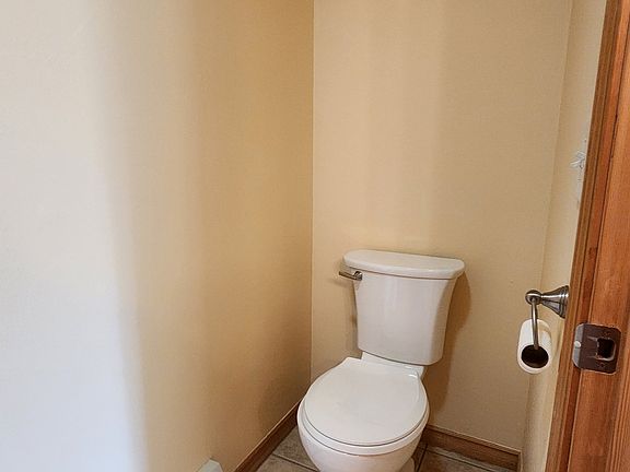 5th image of 74 N Hanley Ave Unit B-1