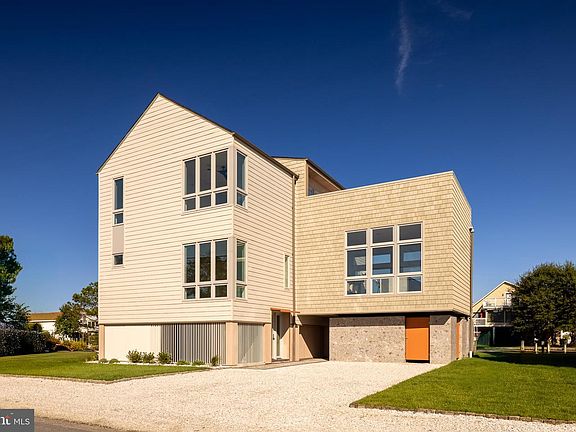 3rd image of 318 York Rd