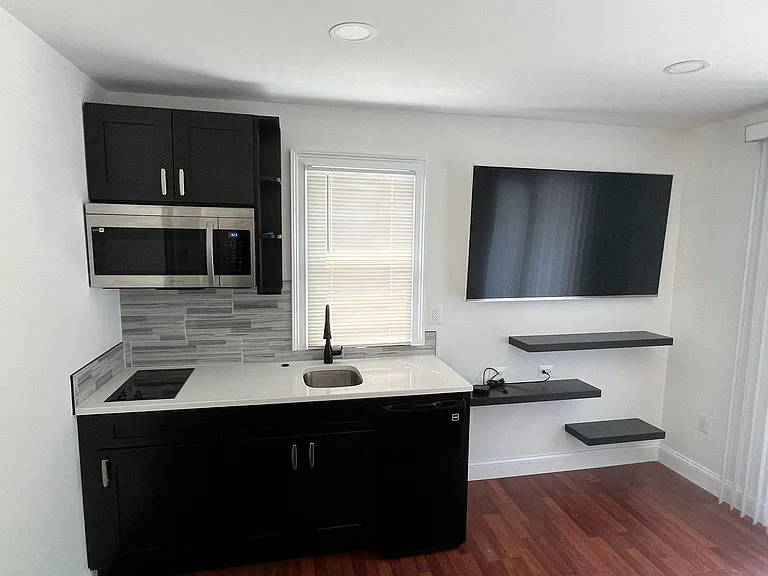 6032 Clames Dr — Photo 2