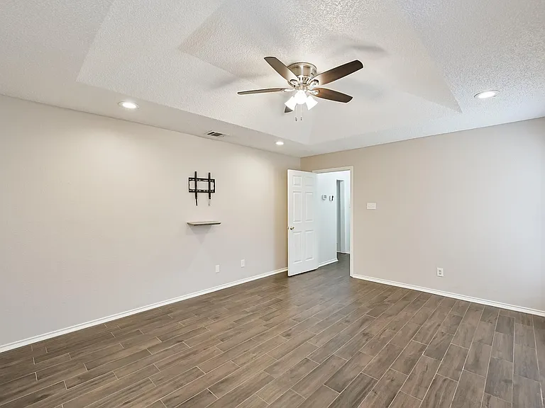 2306 Lovell Ct — Photo 19
