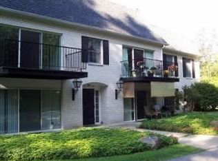 3000 Lakewood Dr APT 3203, Hermitage, PA 16148