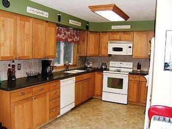 3rd image of 1005 Coppet St