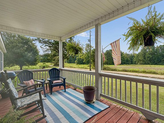 4th image of 55 Cedar Cir