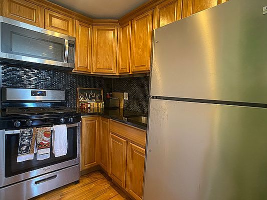 4th image of 147 Columbia St #2F