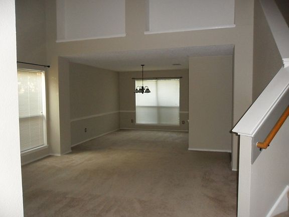 2nd image of 1122 Belmont Dr