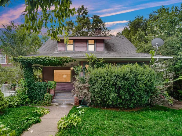 1216 Lincoln Way W, South Bend, IN 46628