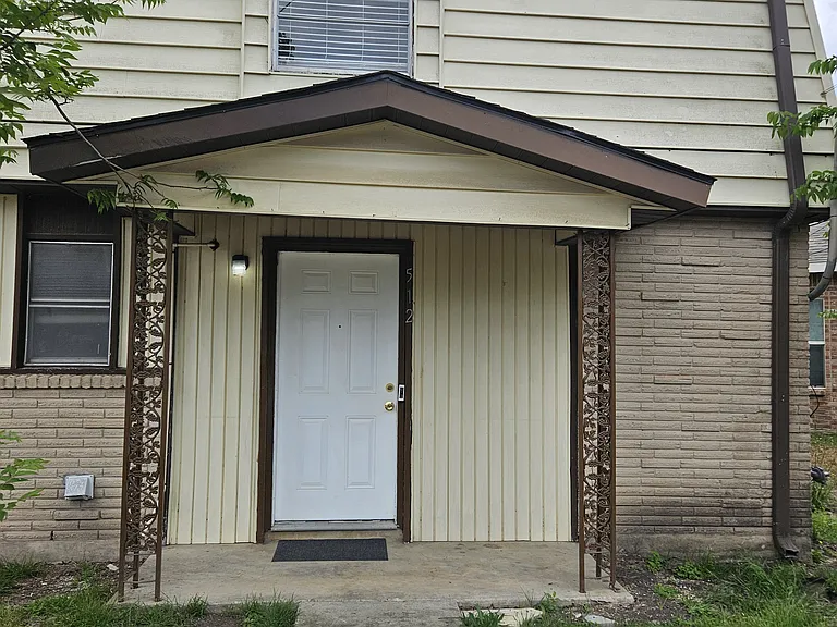 512 W Byrd Blvd — Photo 8