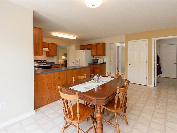 5th image of 11106 Deer Valley Dr