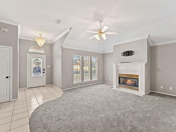 3rd image of 54 Lafayette Pl