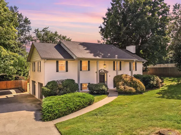 943 Radnor Rd, Maryville, TN 37804