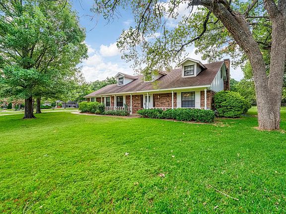 3rd image of 1730 Hunters Creek Dr