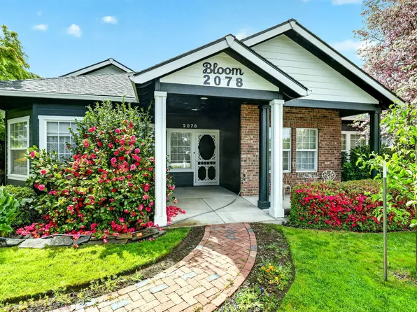 2078 Orchard Home Dr, Medford, OR 97501