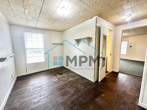 3rd image of 629 E Olive St