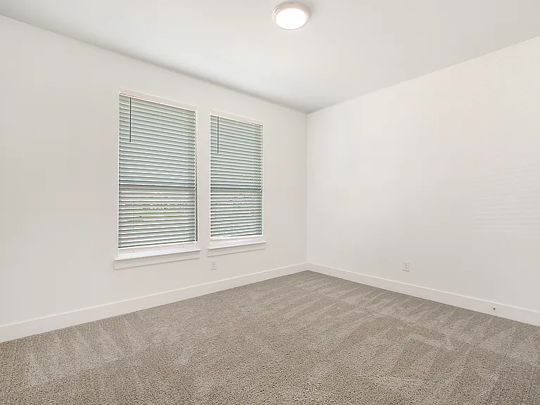 1436 Glen Ave — Photo 5