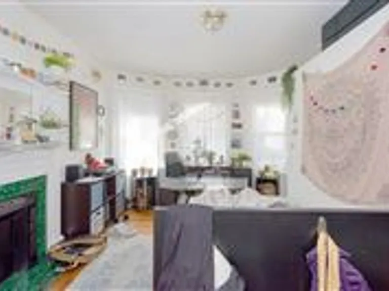 79 Quint Ave #1A — Photo 4