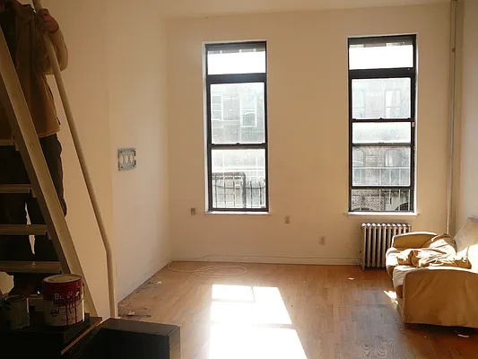 Rented by Kings Court Real Estate | media 18