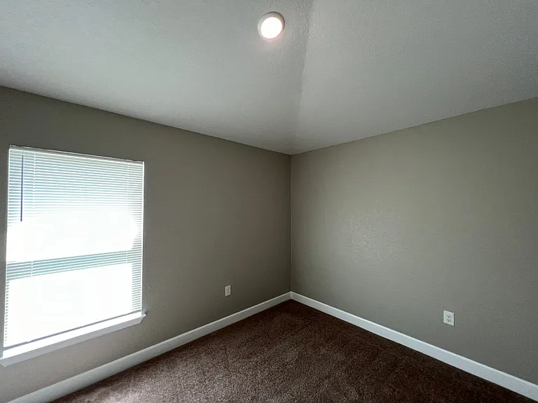 3439 N Burroughs Path — Photo 7