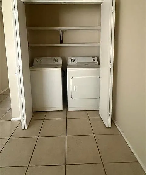 118-120 Gastel Cir #12 — Photo 9